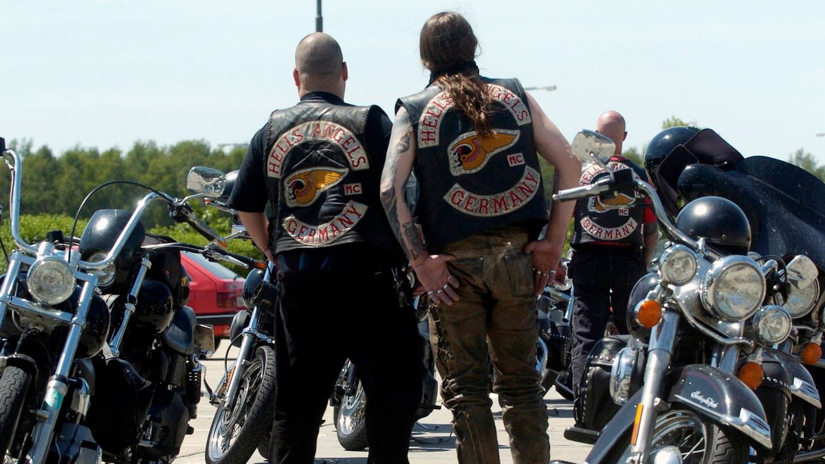 Razie proti motorkářskému gangu Hells Angels. Německá policie hledá v klubovnách drogy